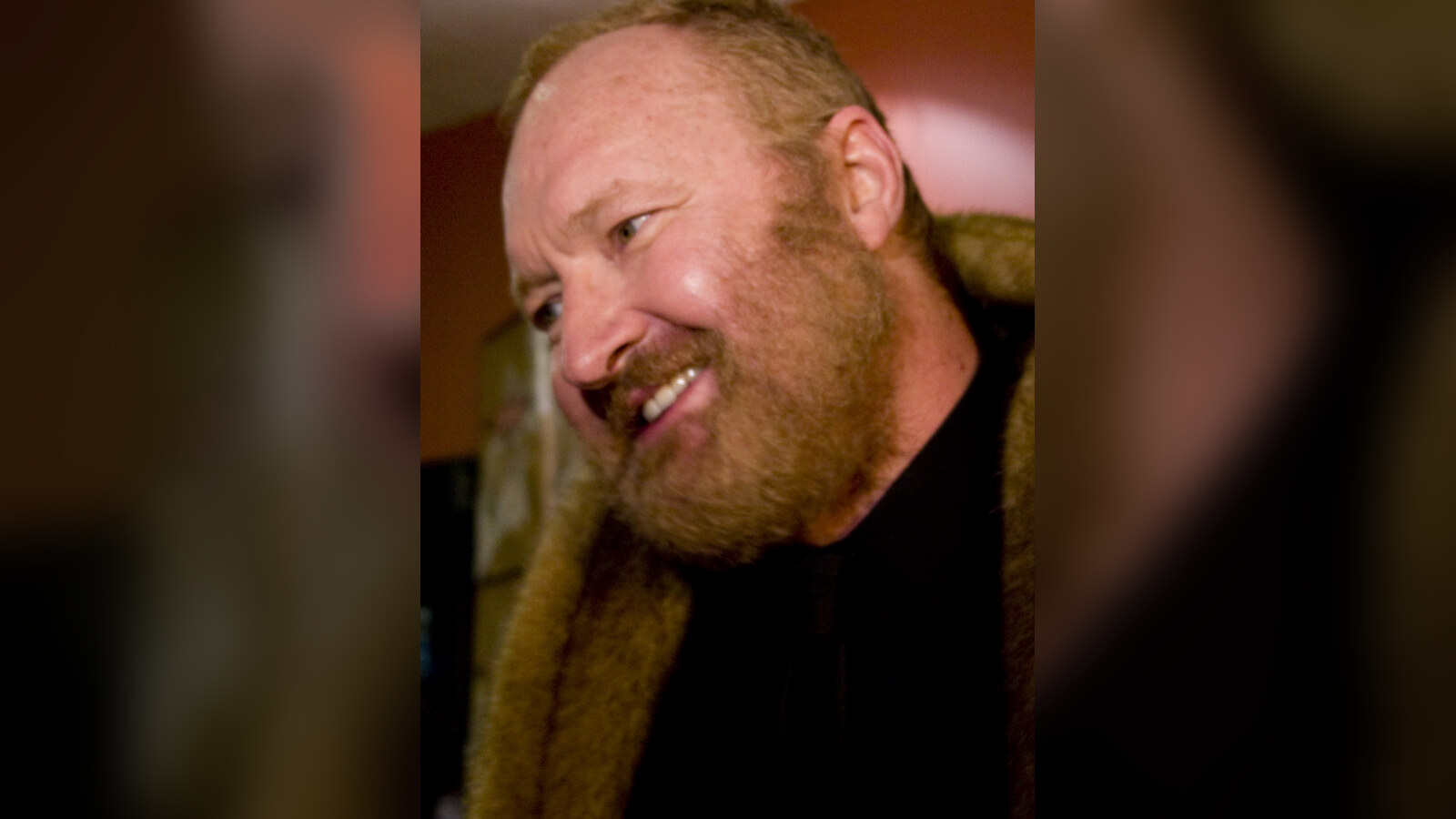 Actor Randy Quaid smiling during a 2008 interview