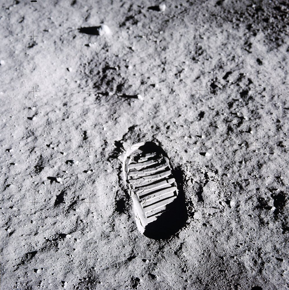 moon dust alien technosignatures