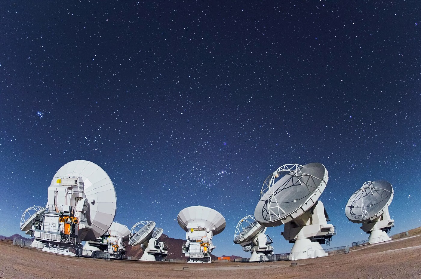 ALMA radio telescope antennas on Chile’s Chajnantor plateau