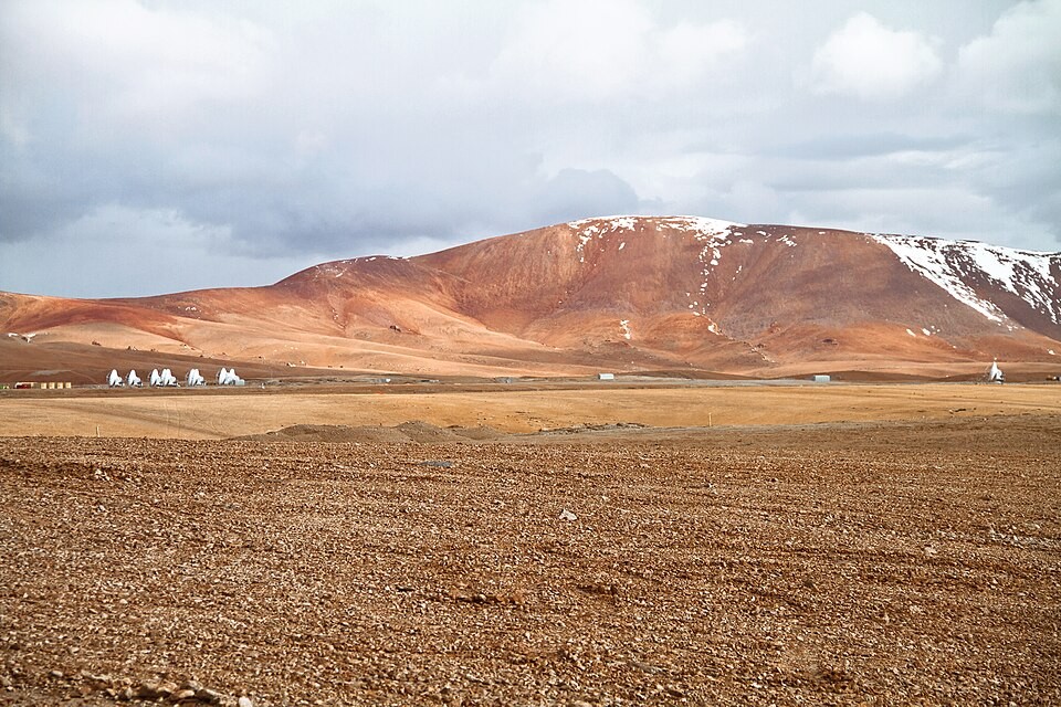 Ten ALMA antenna dishes on Chile’s Chajnantor plateau in 2011