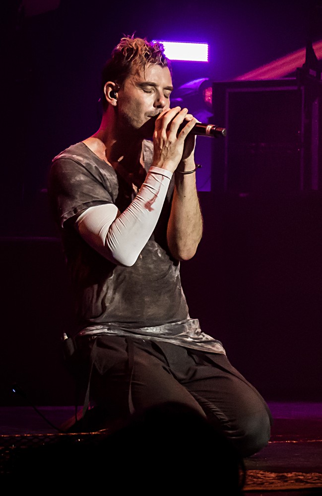 Gavin Rossdale performing with Bush on stage