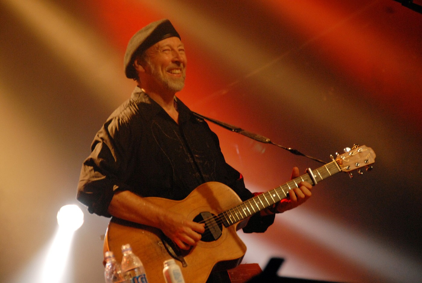 Richard Thompson performing at Cambridge Folk Festival in 2006
