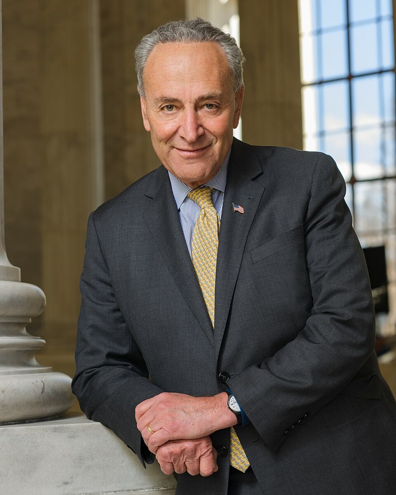 Chuck Schumer in his official 2017 Senate portrait