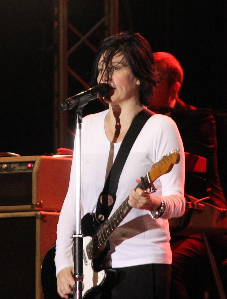 Sharleen Spiteri performing with Texas at Festival Interceltique de Lorient in 2011
