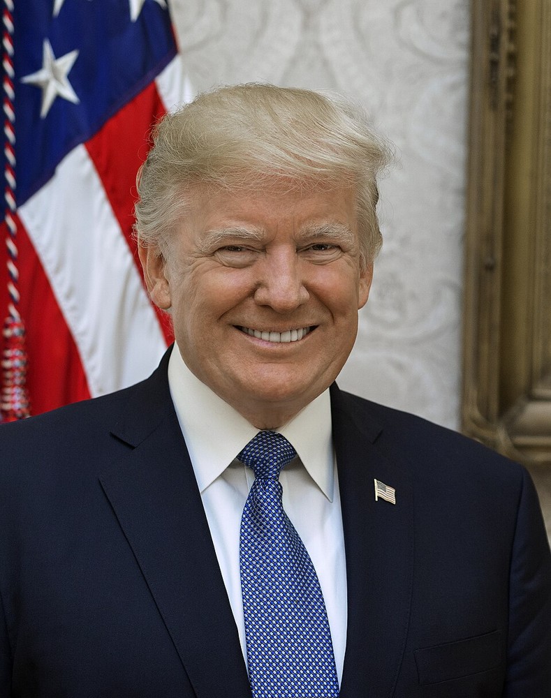 Official portrait of Donald Trump from 2017