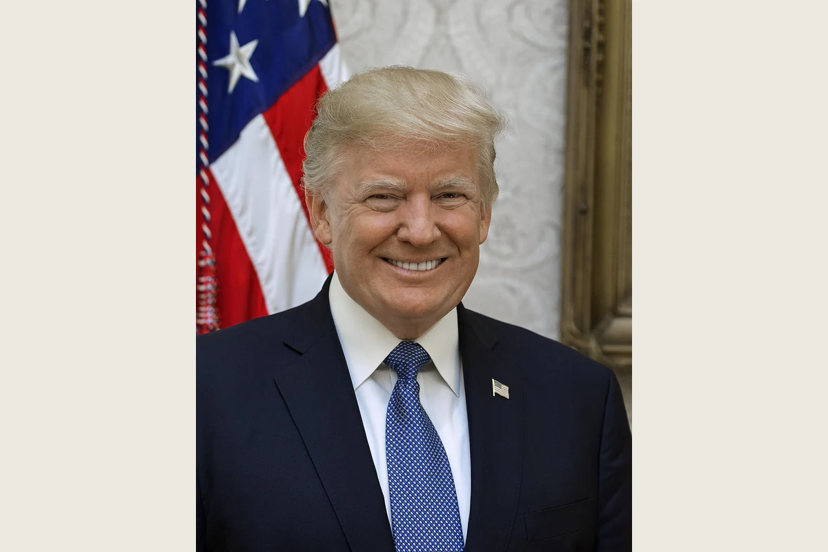 Donald Trump in his official 2017 White House portrait.