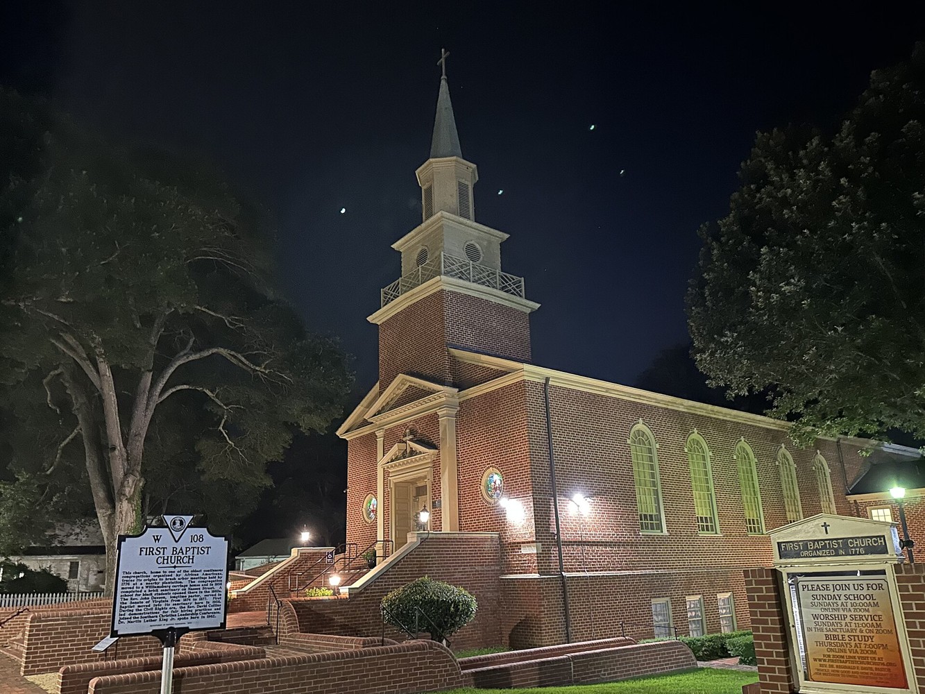 The First Baptist Church building in Williamsburg, Virginia